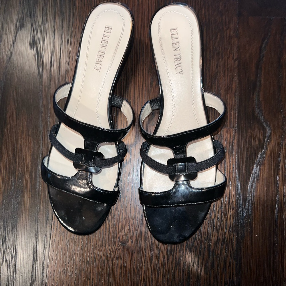Ellen Tracy black open toe short heels